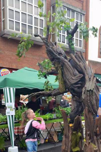 Nature Themed Entertainers